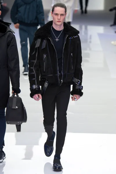 Look 34